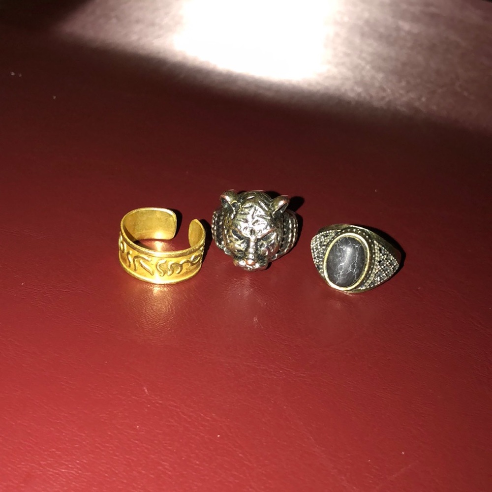 gold and black ring set